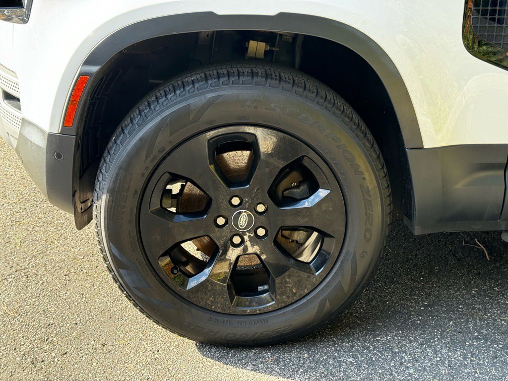 Used 2023 Land Rover Defender 110 S image 4