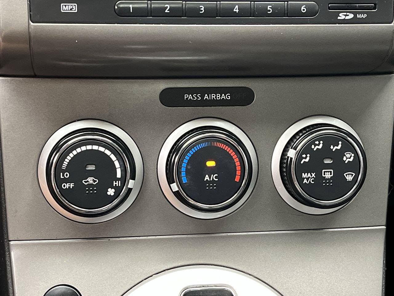Used 2012 Nissan Sentra 2.0 SR w/ Special Edition Pkg FWD image 15