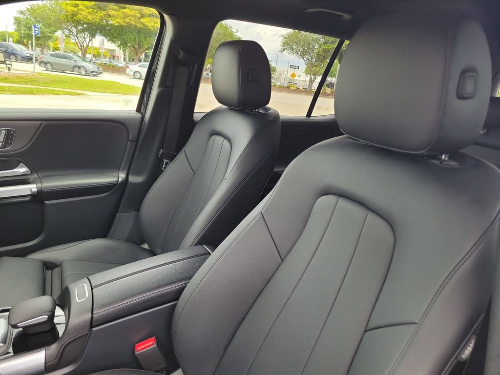 Used 2023 Mercedes-Benz GLB 250 4MATIC image 18