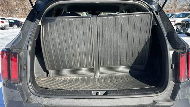 Used 2023 Kia Sorento LX image 20