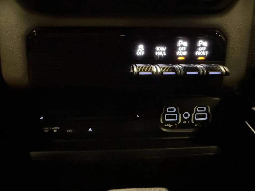 Used 2019 RAM 1500 4x4 Crew Cab Big Horn image 23
