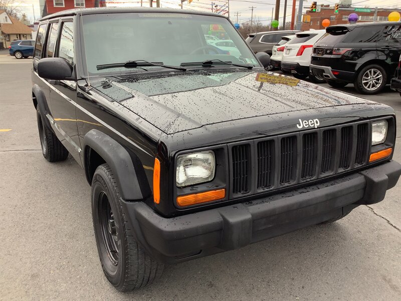 Used 2000 Jeep Cherokee SE RWD image 10