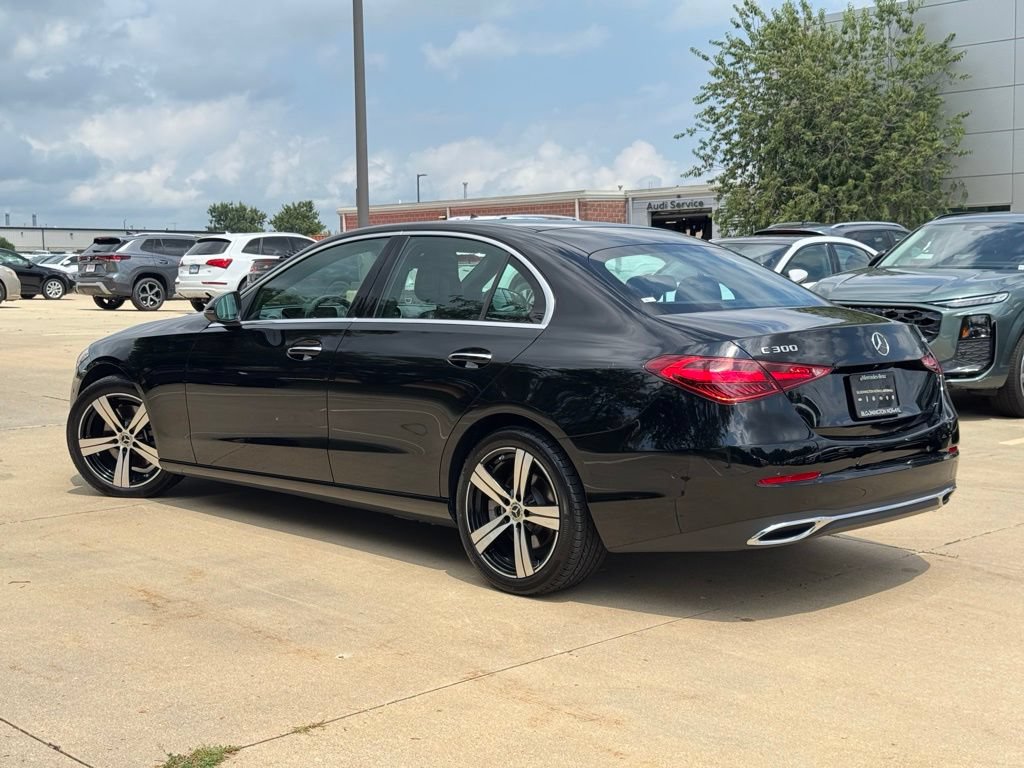 Used 2025 Mercedes-Benz C 300 4MATIC Sedan image 3