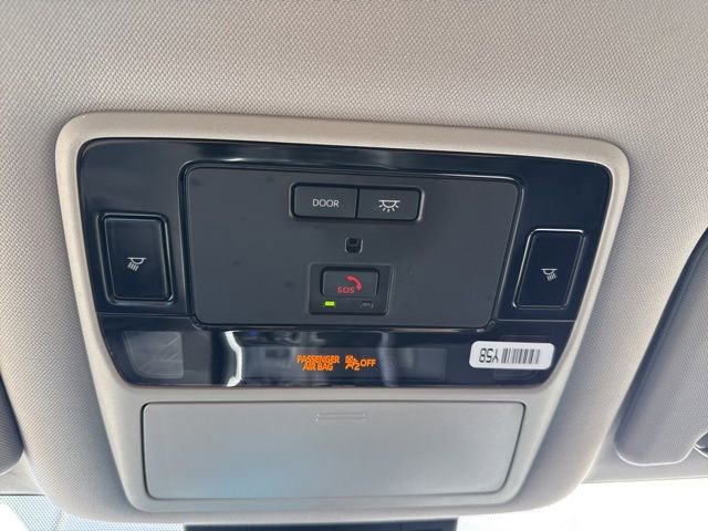 Used 2025 Toyota Grand Highlander XLE image 32