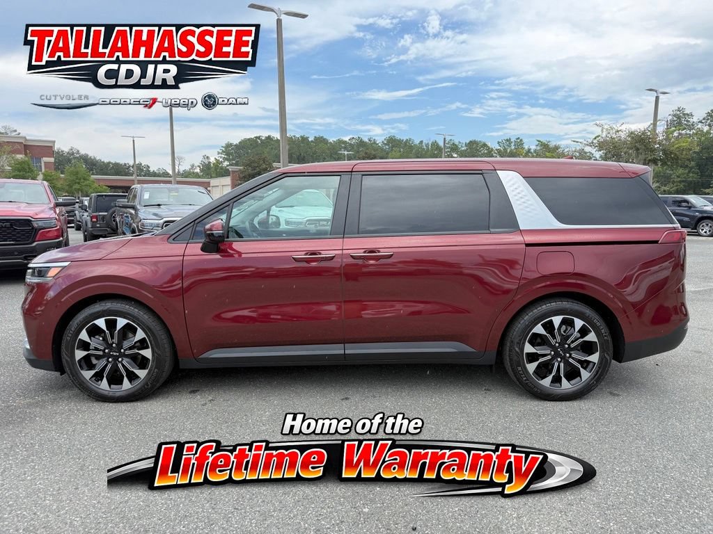 Used 2024 Kia Carnival EX FWD image 6