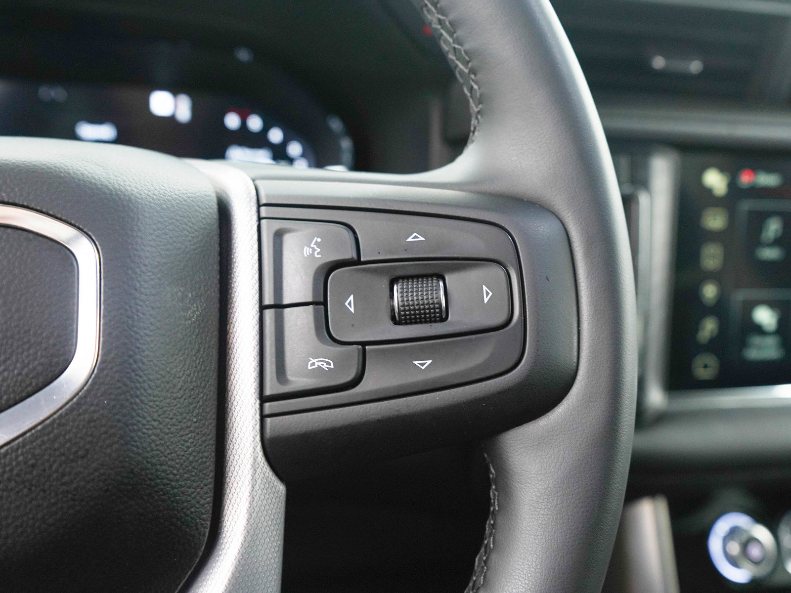 Used 2023 GMC Yukon Denali AWD/4WD image 29