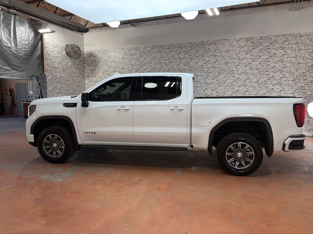 Used 2024 GMC Sierra 1500 AT4 w/ Technology Package AWD/4WD image 4