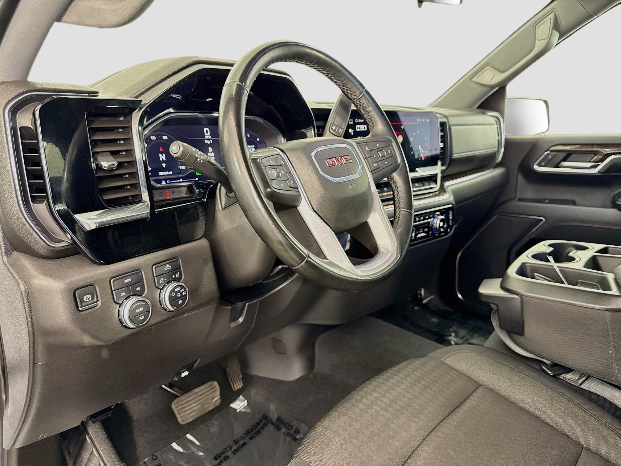 Used 2024 GMC Sierra 1500 Elevation w/ LPO, Elevation Black Package AWD/4WD image 11