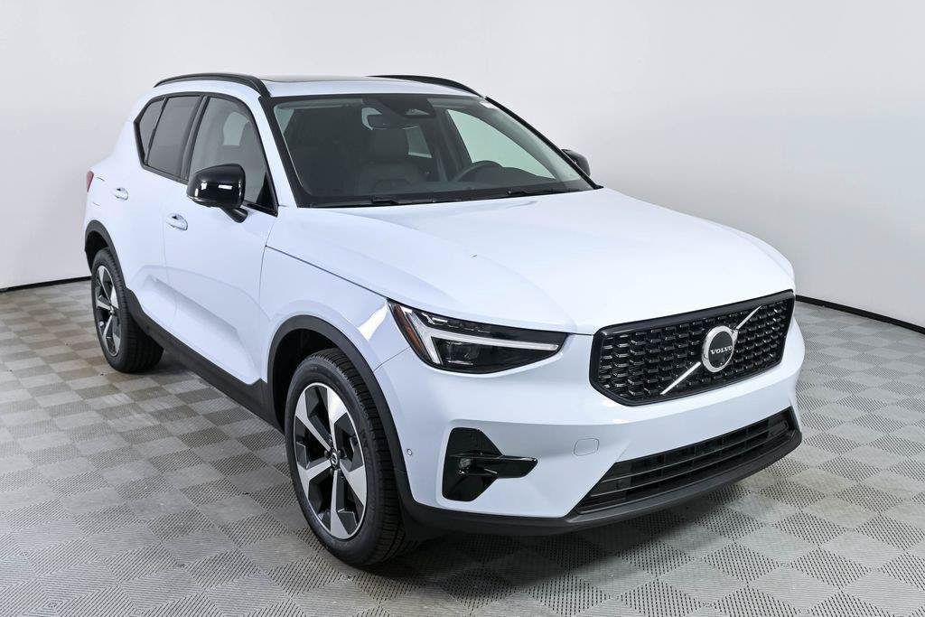 New 2026 Volvo XC40 B5 Plus w/ Protection Package Premier AWD/4WD image 25