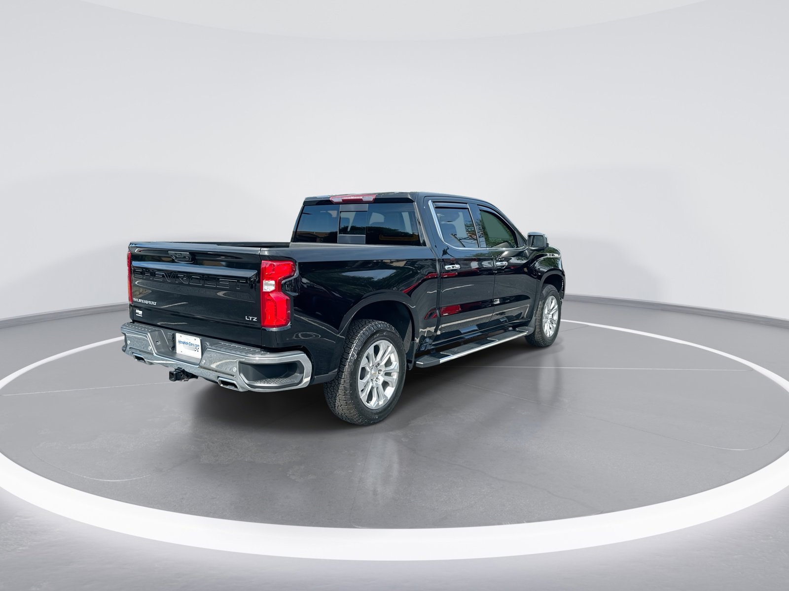 Used 2023 Chevrolet Silverado 1500 LTZ AWD/4WD image 9