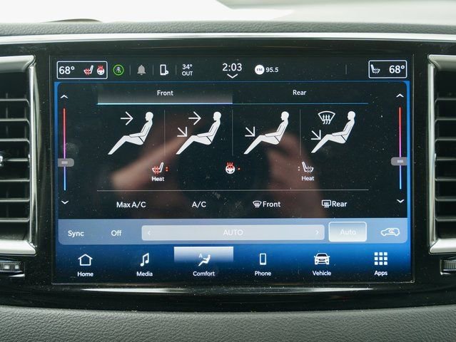 Used 2024 Chrysler Pacifica Touring-L image 18