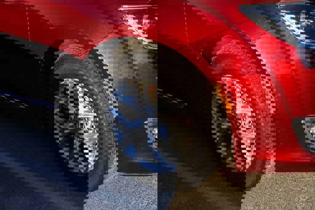 Used 2019 Chrysler Pacifica Touring-L Plus w/ Tire & Wheel Group image 13