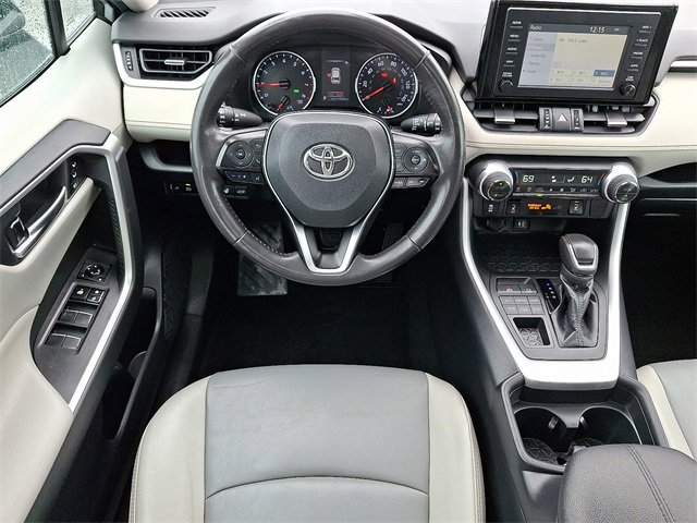 Used 2019 Toyota RAV4 XLE Premium image 11
