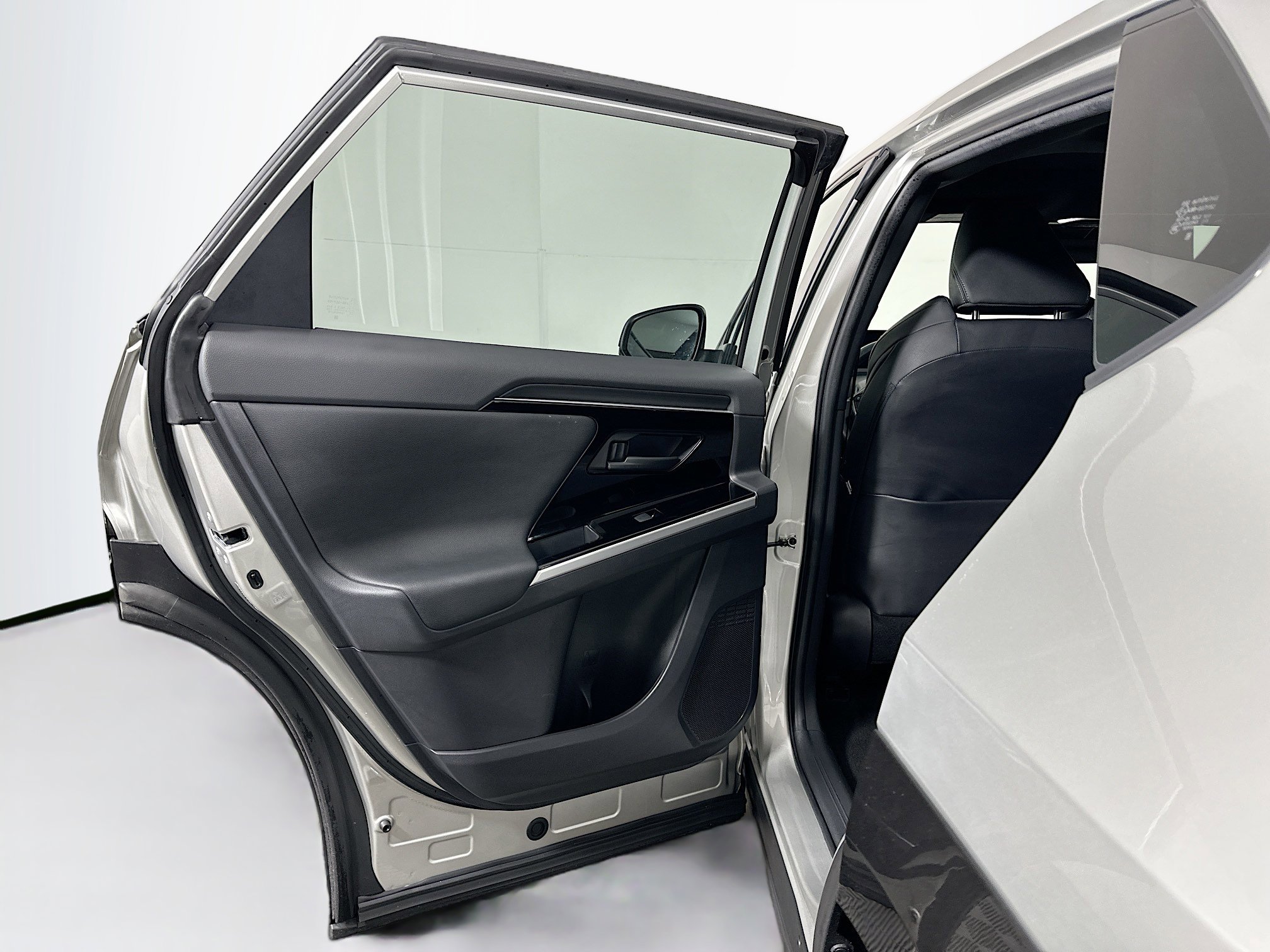 Used 2024 Toyota bZ4X XLE image 27