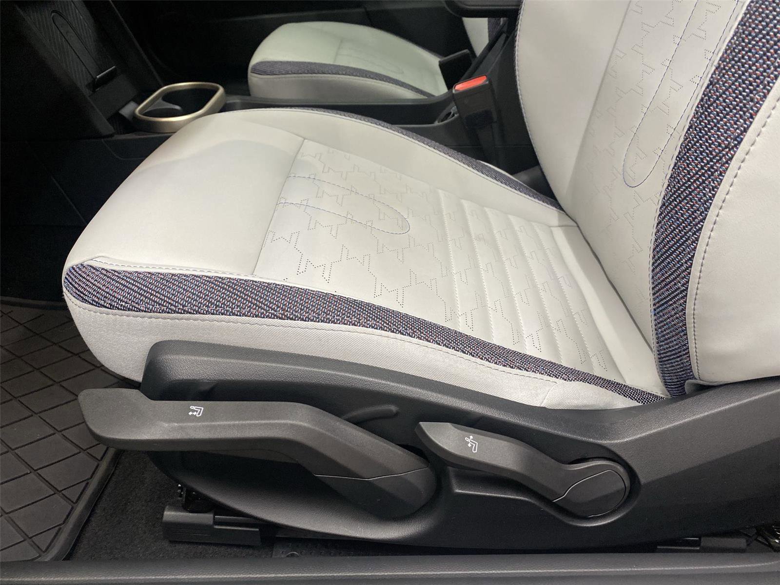 Certified 2025 MINI Cooper S image 18