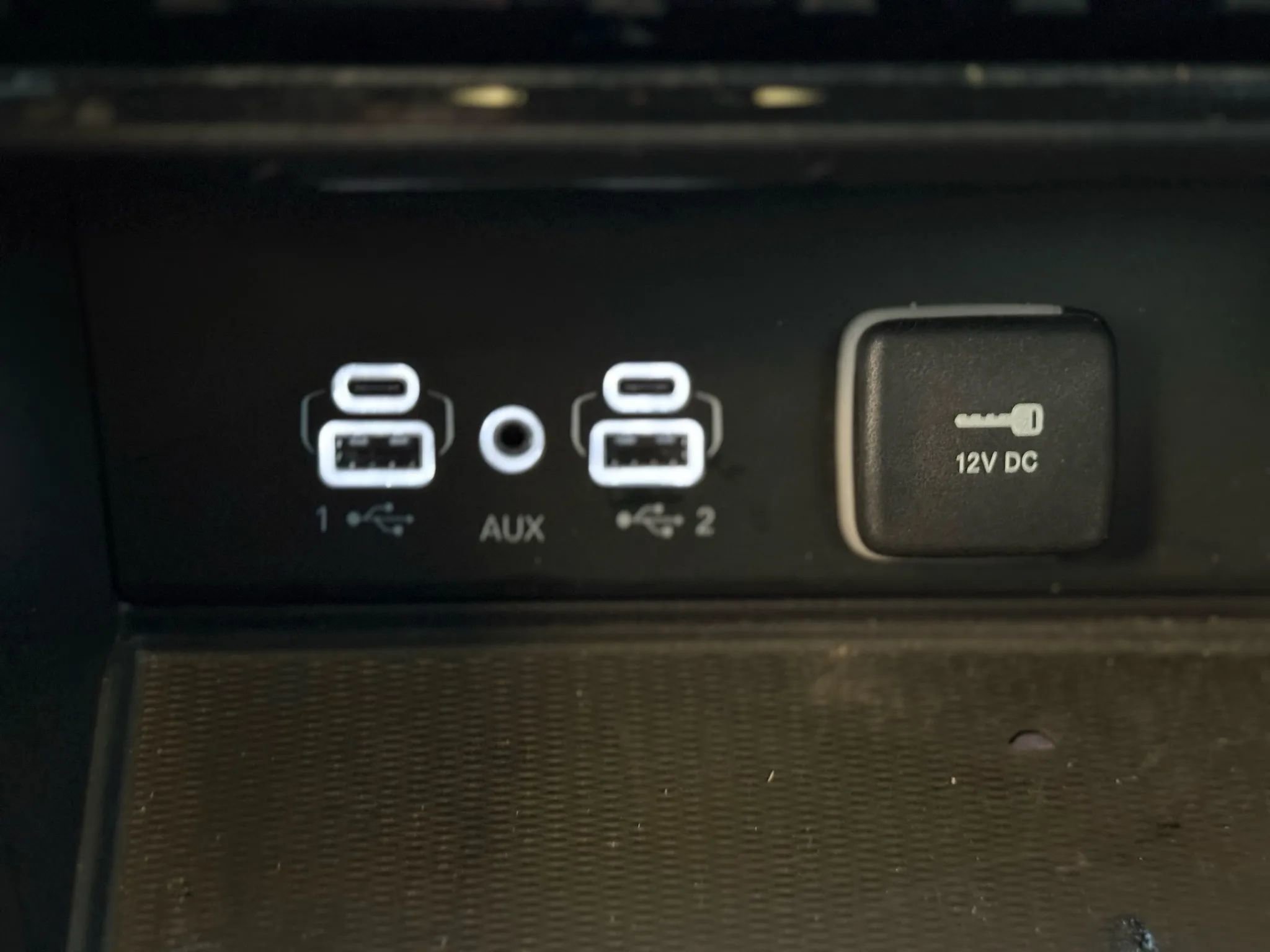 Used 2023 Jeep Grand Cherokee Limited w/ Luxury Tech Group II image 19