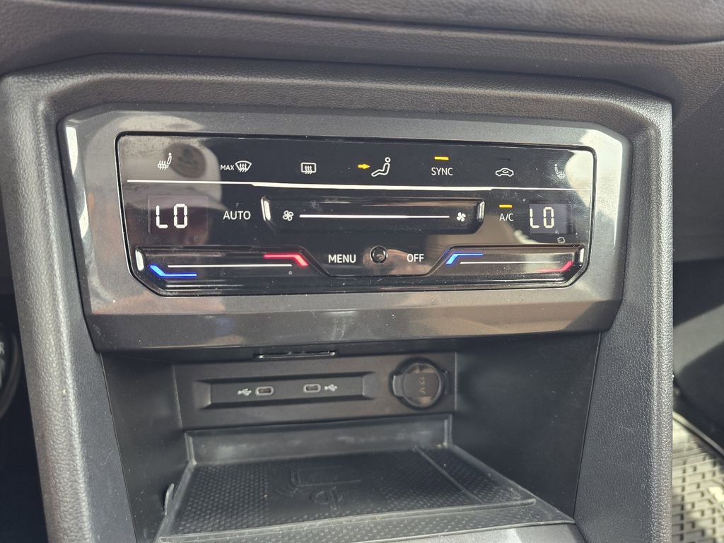 Used 2024 Volkswagen Tiguan SE image 20