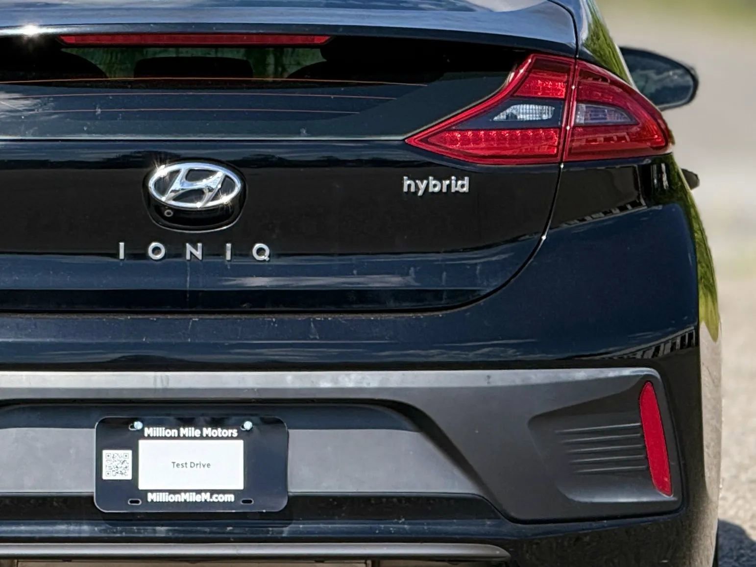 Used 2017 Hyundai Ioniq SEL image 14