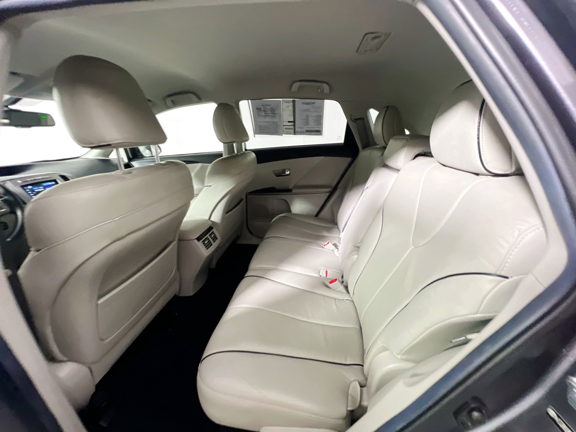 Used 2014 Toyota Venza XLE image 29