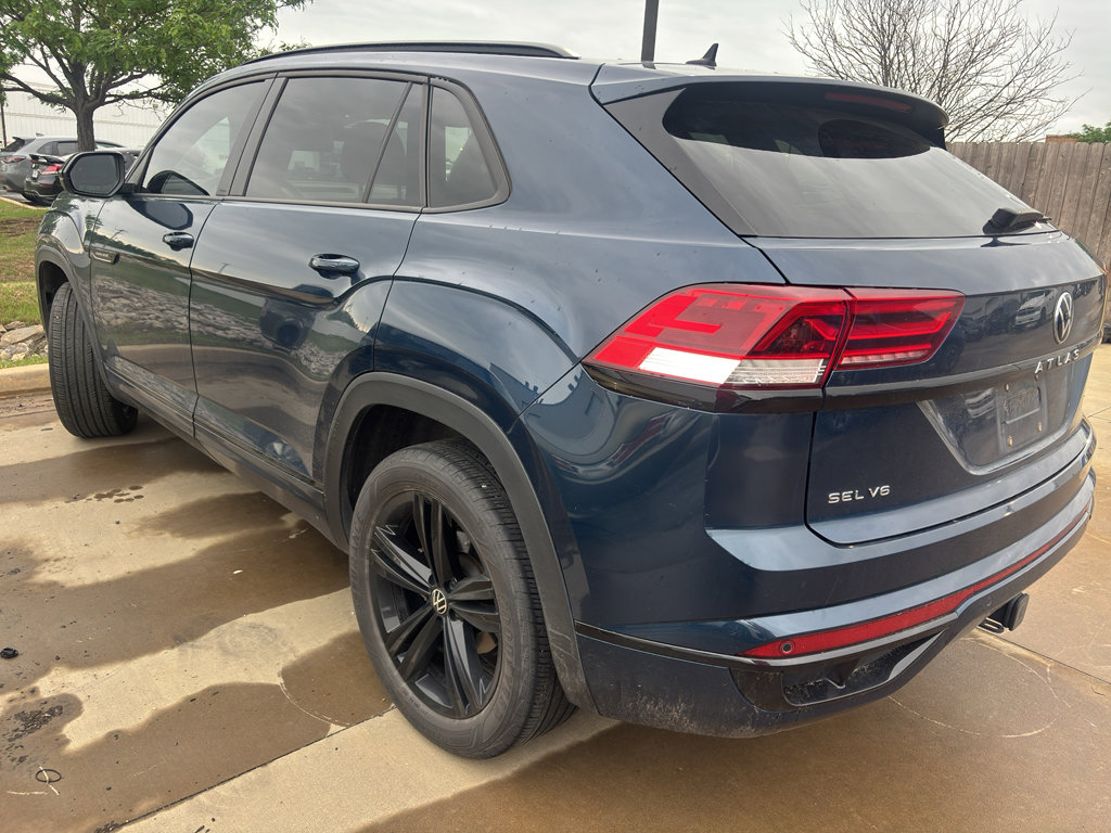 Used 2023 Volkswagen Atlas Cross Sport SEL R-Line AWD/4WD image 3
