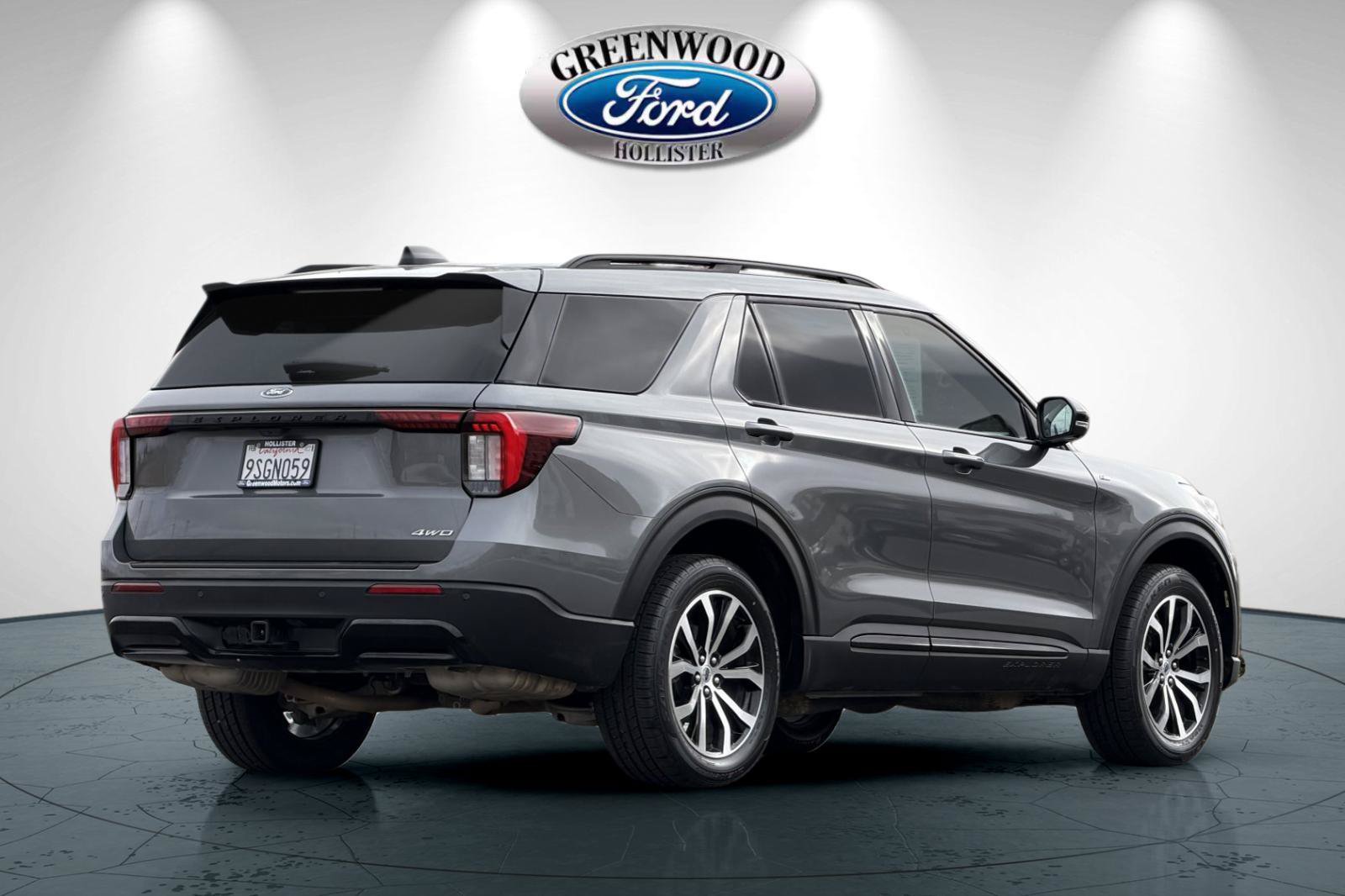 Certified 2025 Ford Explorer ST-Line AWD/4WD image 4