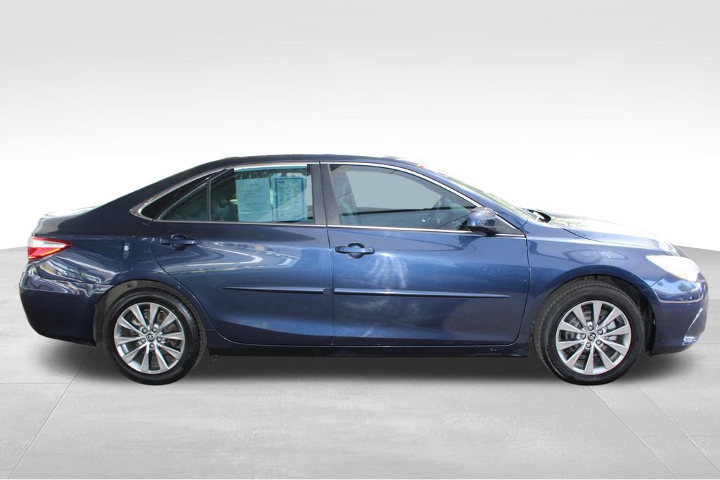 Used 2015 Toyota Camry XLE w/ Moonroof Package FWD image 17