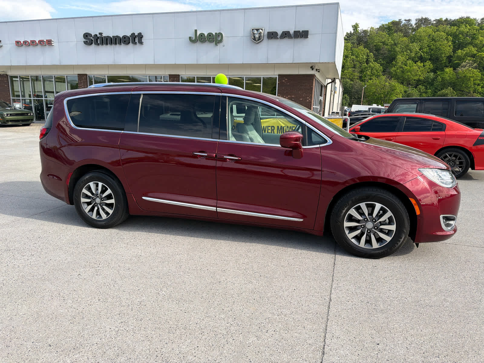 Used 2020 Chrysler Pacifica Touring-L Plus image 2