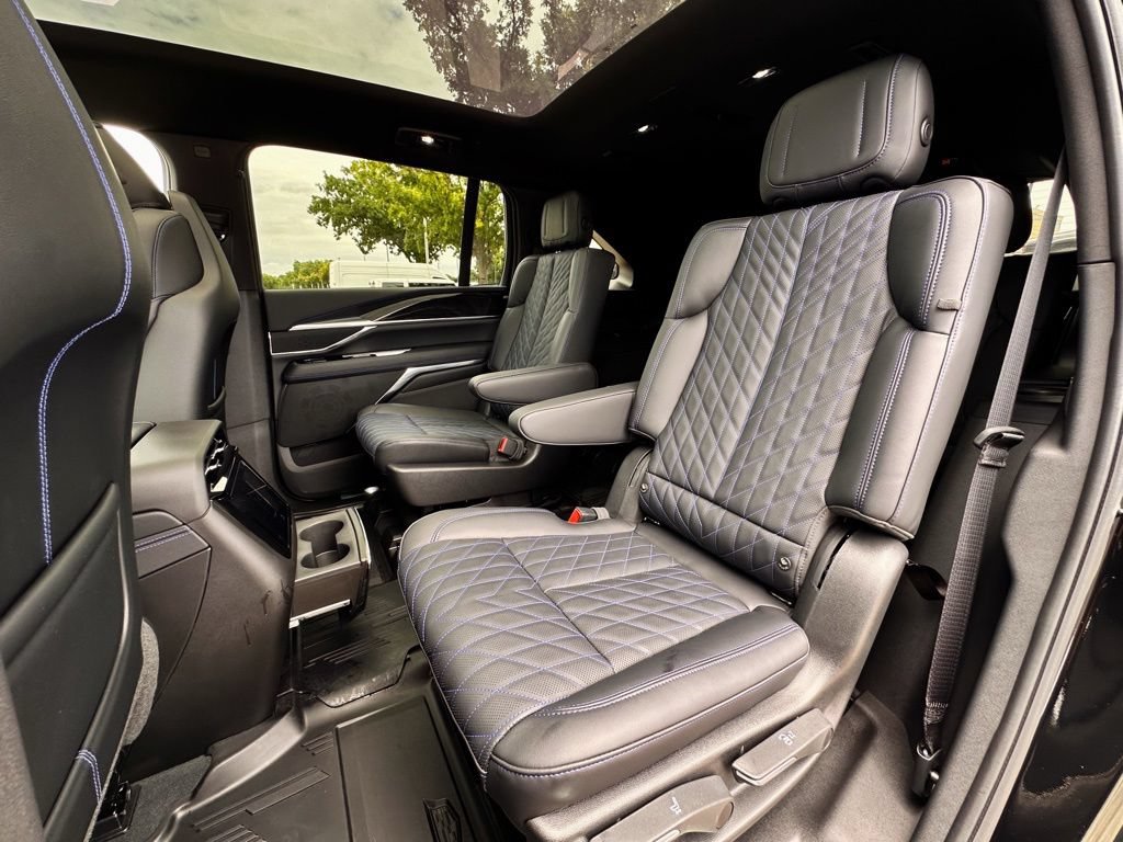 Used 2026 Cadillac Escalade IQ Sport 1 w/ LPO, Floor Liner Package AWD/4WD image 21