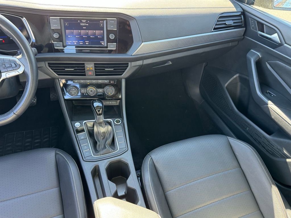 Used 2024 Volkswagen Jetta SE image 16