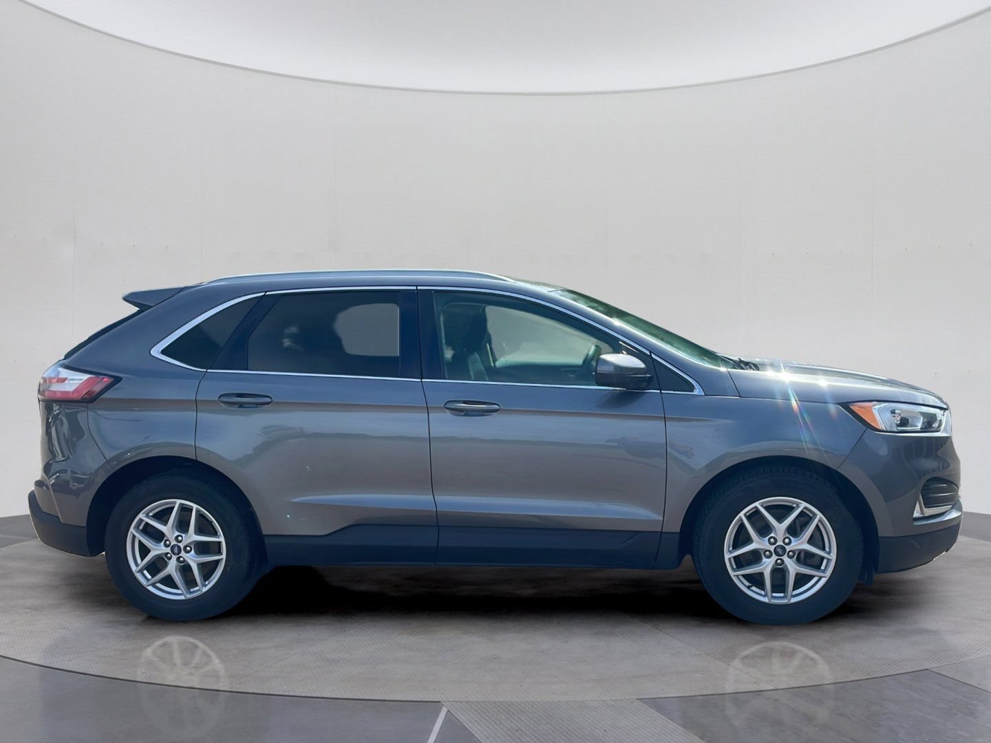 Used 2021 Ford Edge SEL w/ Convenience Package AWD/4WD image 7
