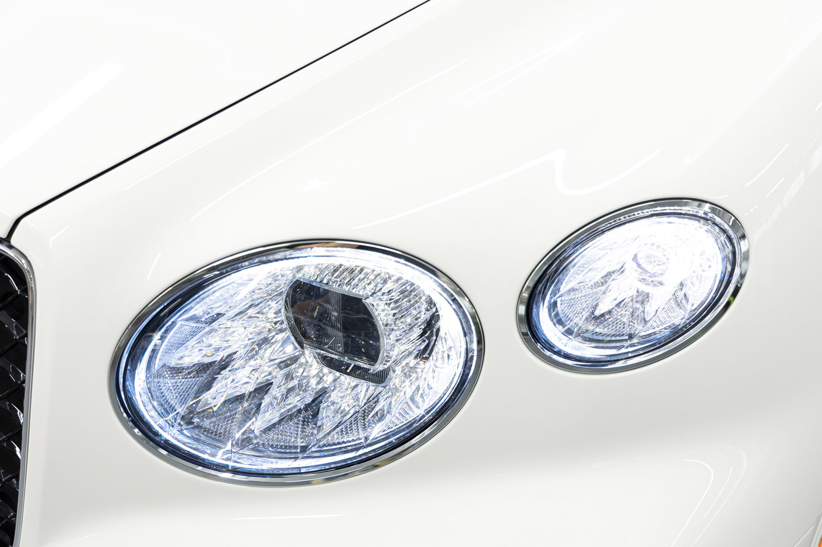 New 2026 Bentley Bentayga AWD/4WD image 9