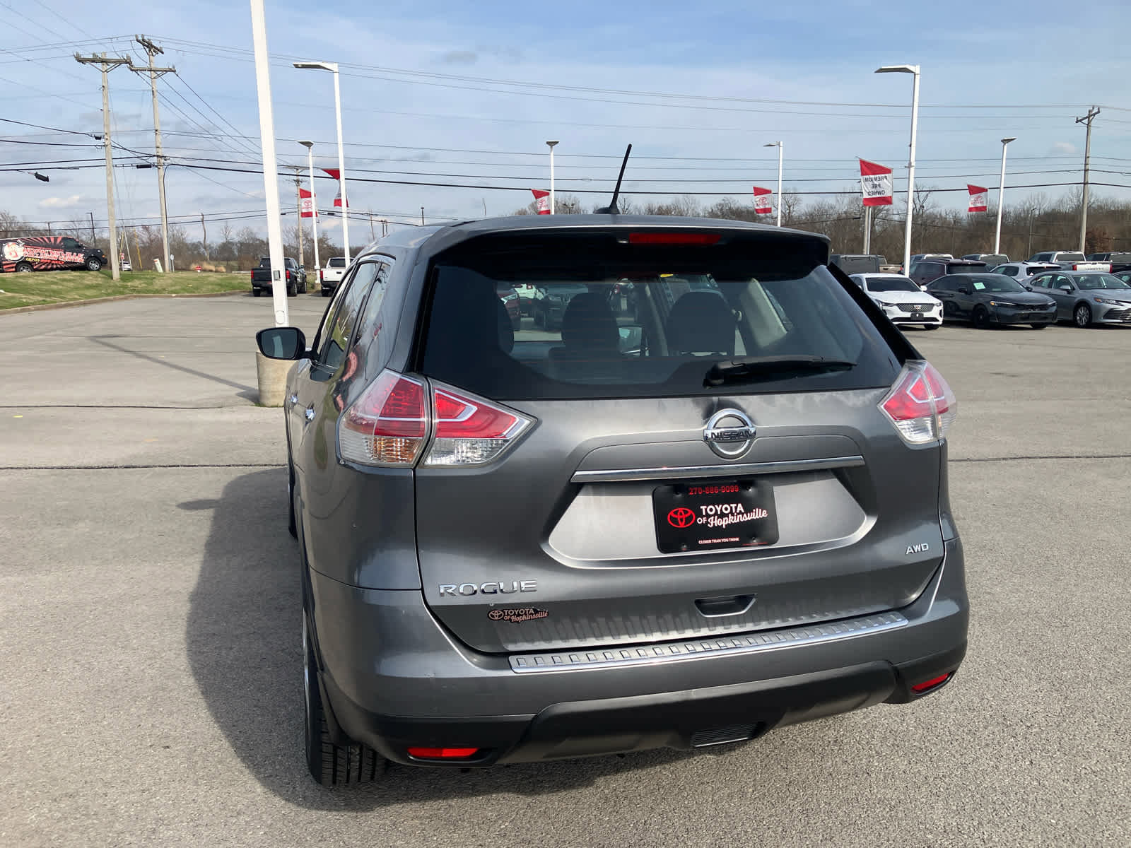 Used 2015 Nissan Rogue S image 6