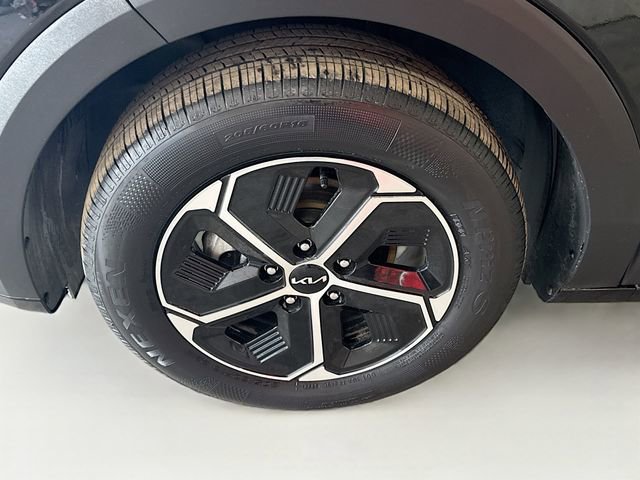 Used 2025 Kia Niro LX FWD image 29
