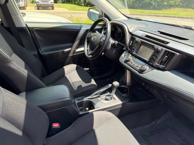 Used 2018 Toyota RAV4 XLE AWD/4WD image 30