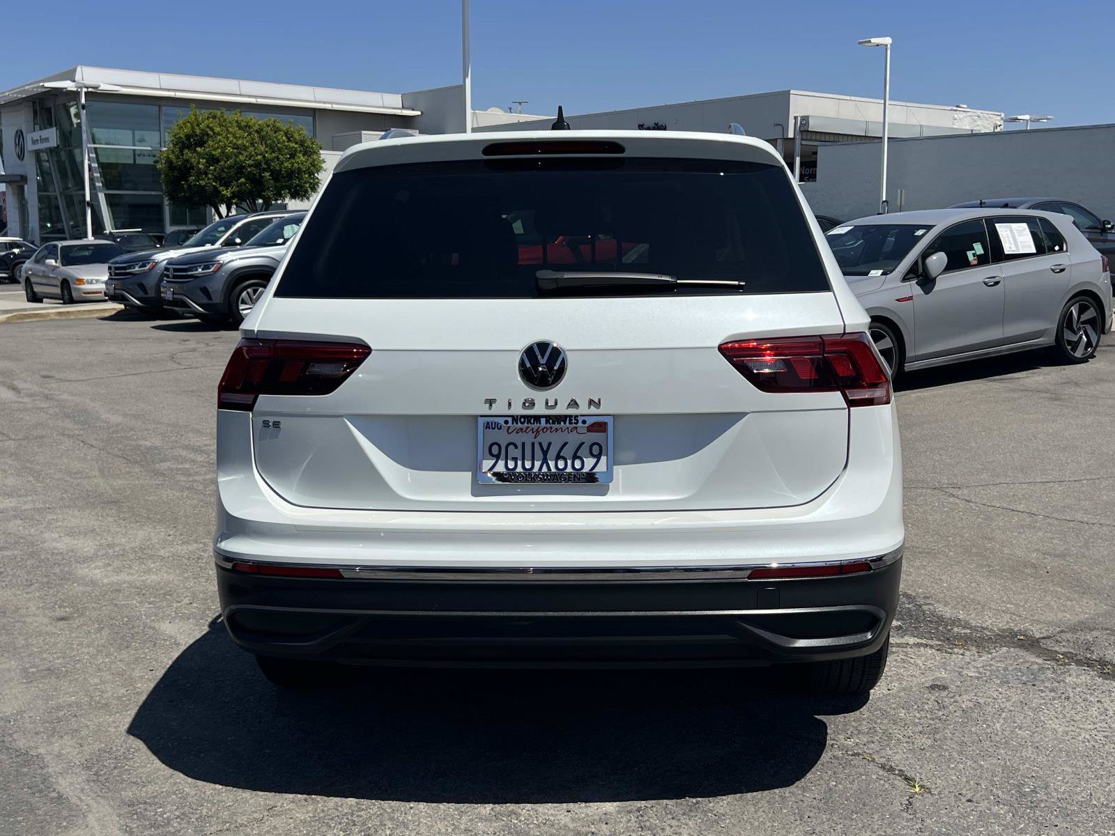 Certified 2023 Volkswagen Tiguan SE FWD image 24