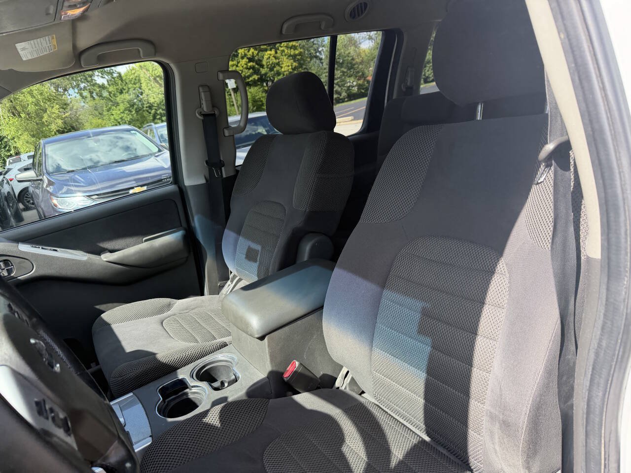 Used 2008 Nissan Pathfinder SE AWD/4WD image 12