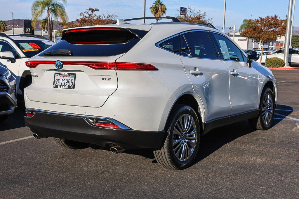 Certified 2023 Toyota Venza XLE AWD/4WD image 24