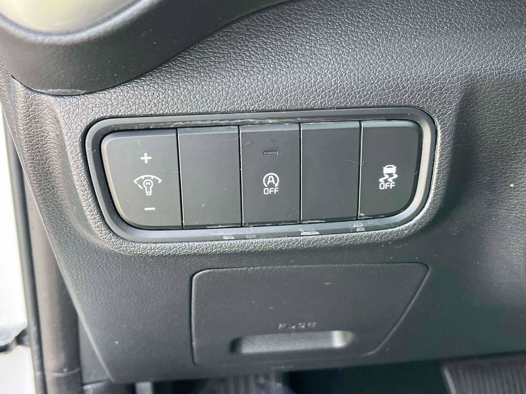 Used 2020 Kia Soul LX image 16