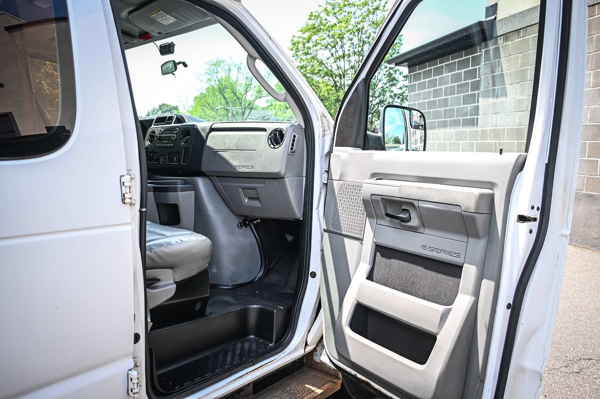 Used 2010 Ford E-250 and Econoline 250 RWD image 16