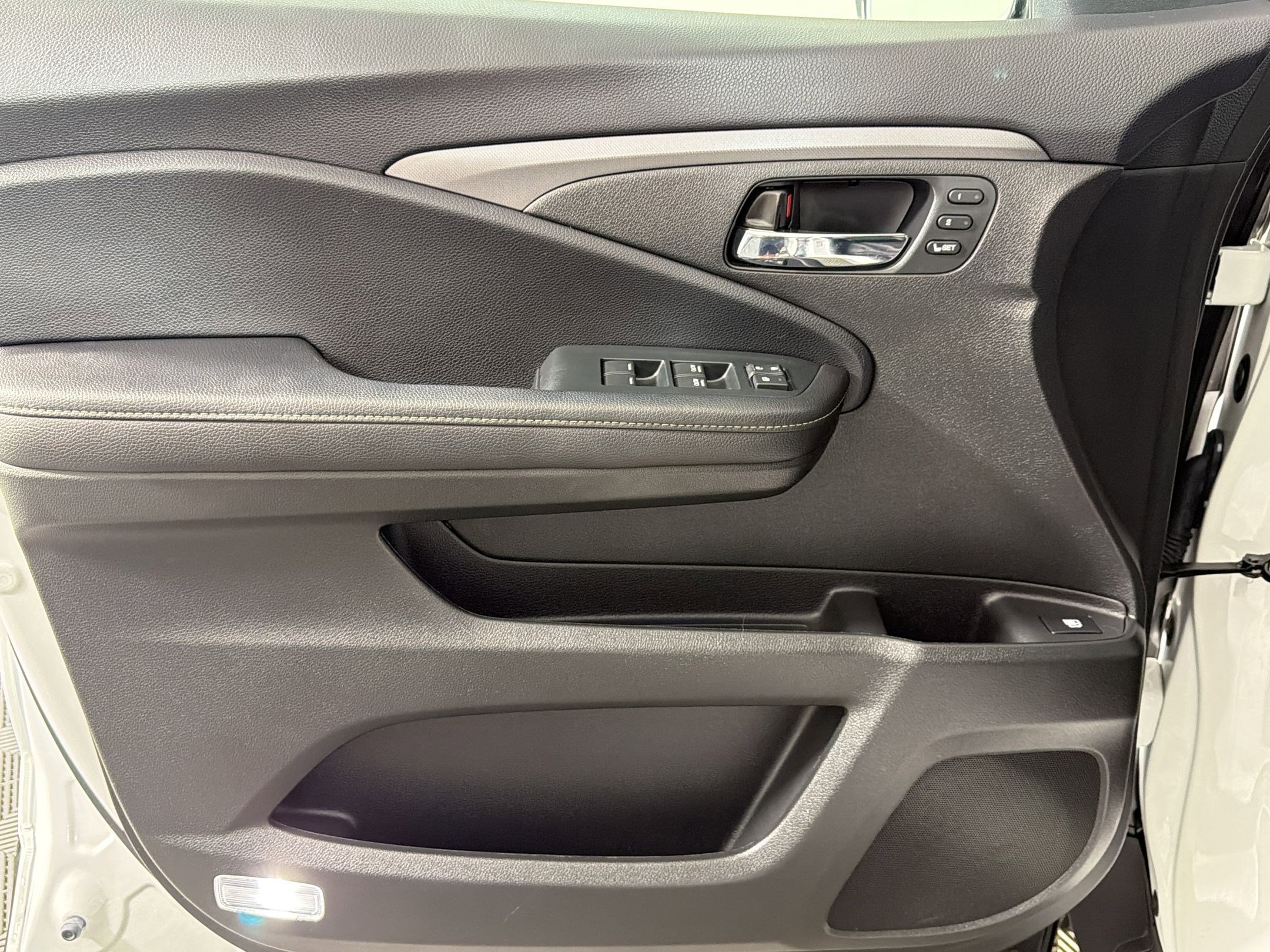 Used 2023 Honda Ridgeline RTL-E image 11