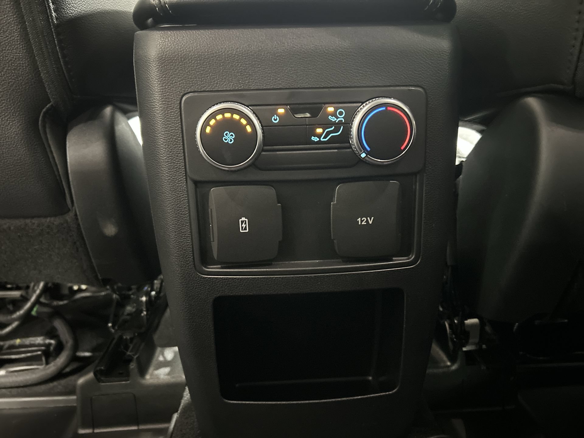 Used 2021 Ford Explorer XLT w/ Equipment Group 202A AWD/4WD image 22
