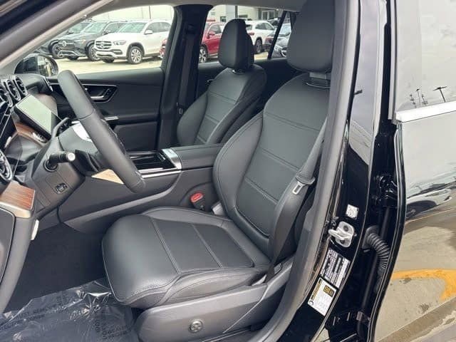 New 2025 Mercedes-Benz GLC 350e 4MATIC image 8
