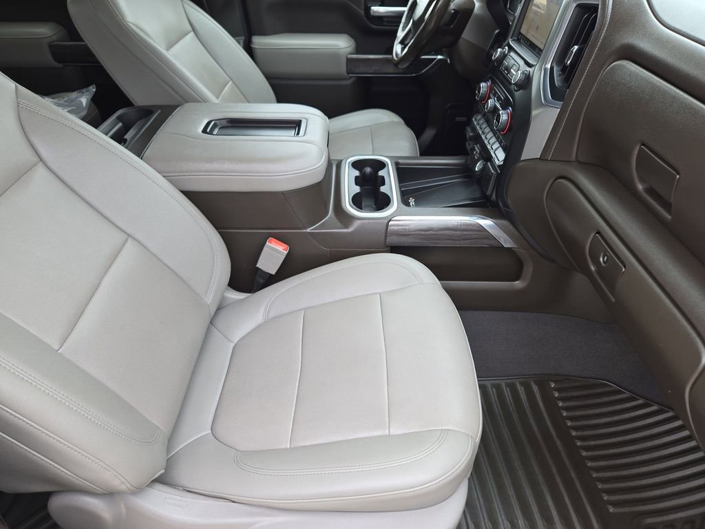 Used 2022 Chevrolet Silverado 3500 LTZ w/ LTZ Convenience Package AWD/4WD image 15