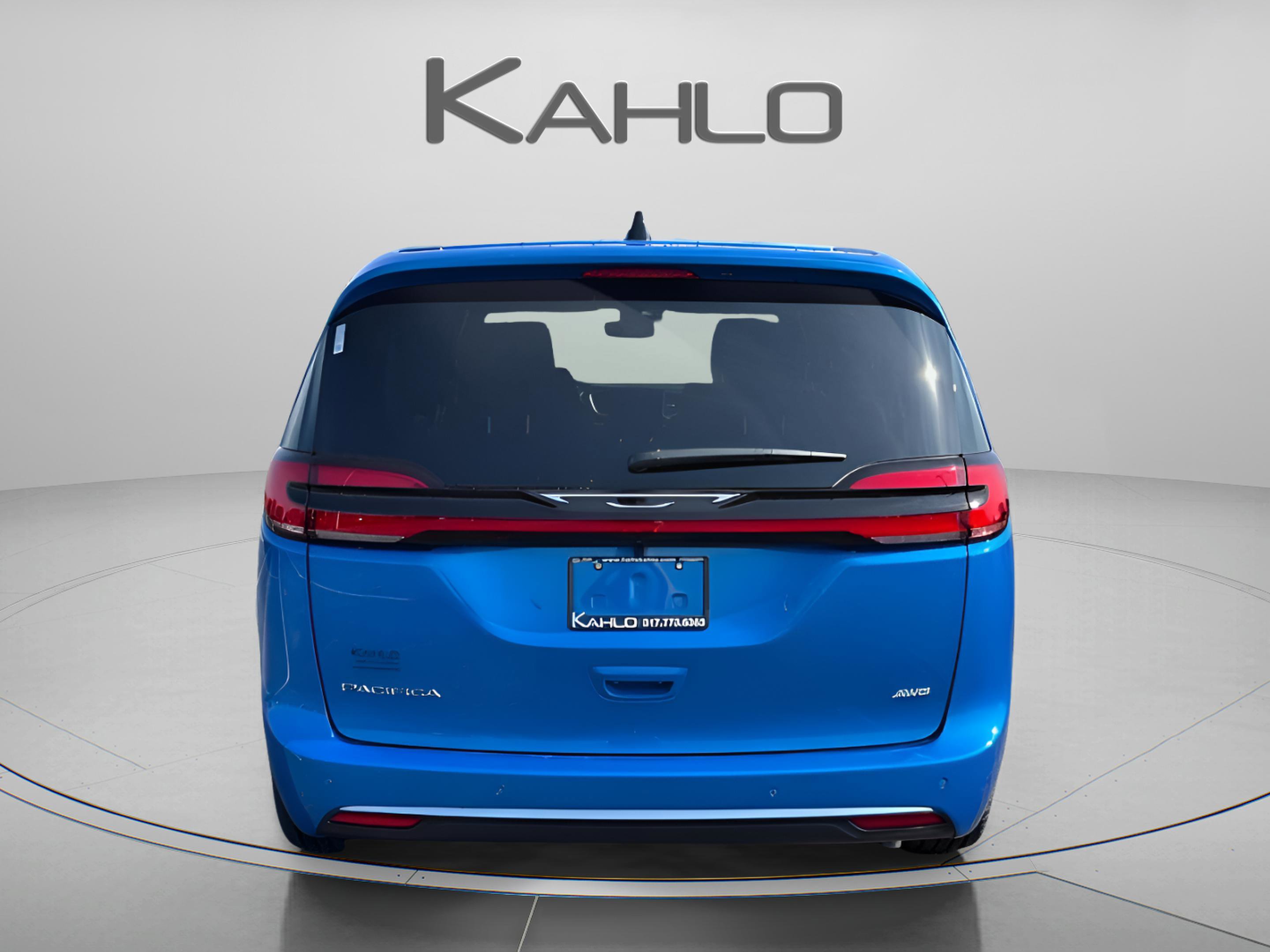 New 2027 Chrysler Pacifica Select AWD/4WD image 3