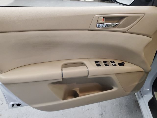 Used 2010 Suzuki Kizashi SE FWD image 11