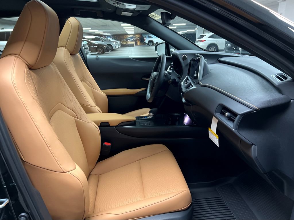 New 2026 Lexus UX 300h AWD image 25