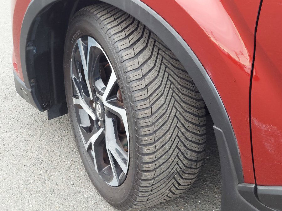 Used 2018 Toyota C-HR image 16