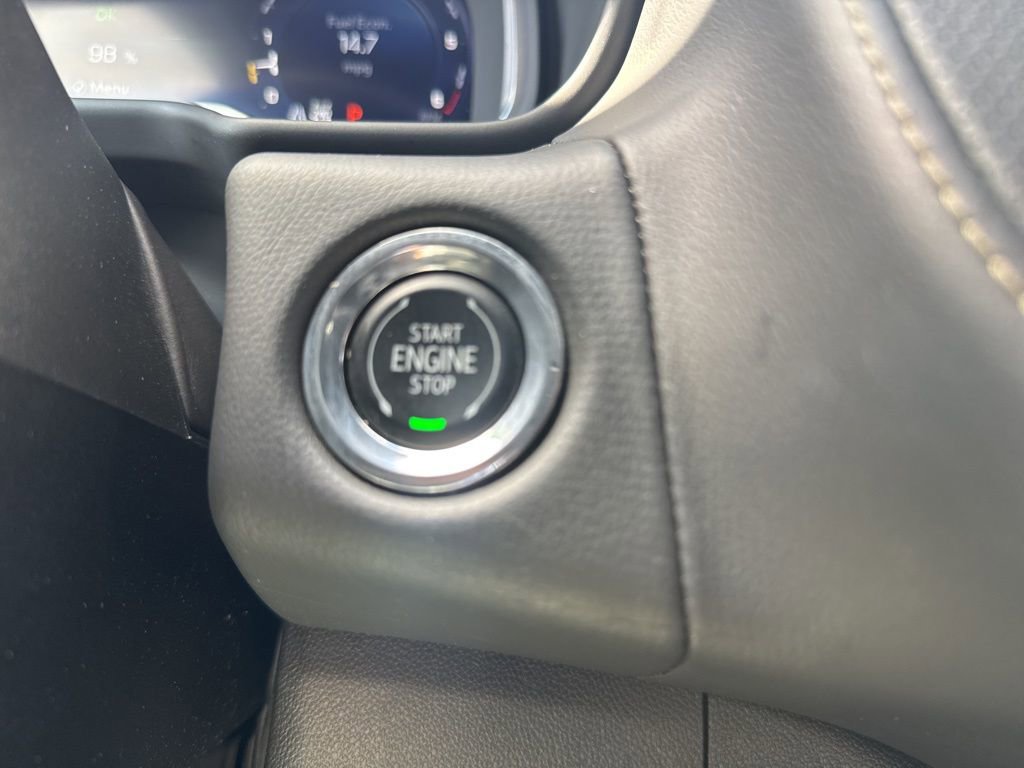 Used 2023 Chevrolet Suburban Premier image 25