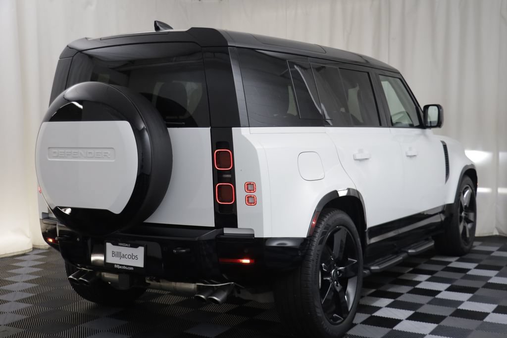 Certified 2025 Land Rover Defender 110 X-Dynamic SE AWD/4WD image 18