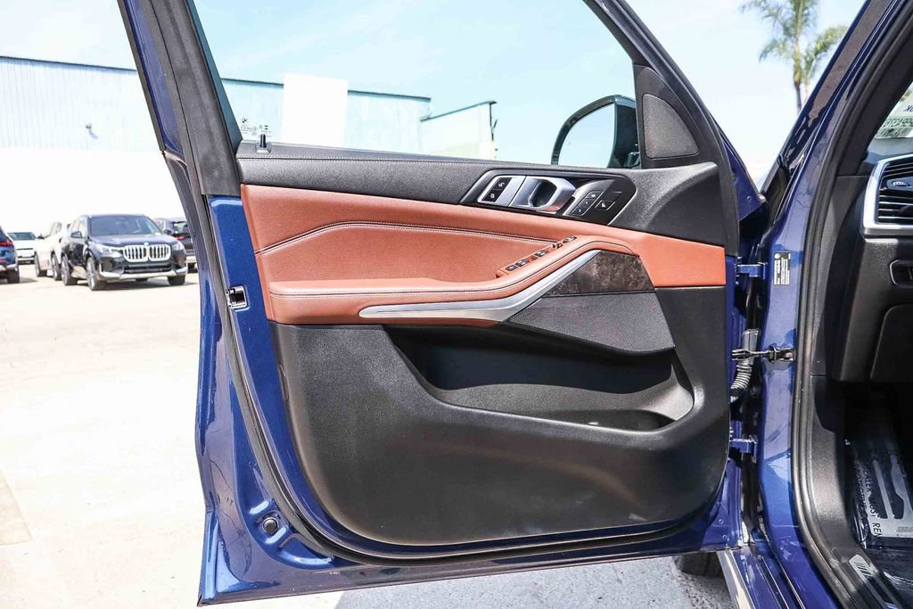 Used 2023 BMW X5 xDrive40i w/ M Sport Package AWD/4WD image 23